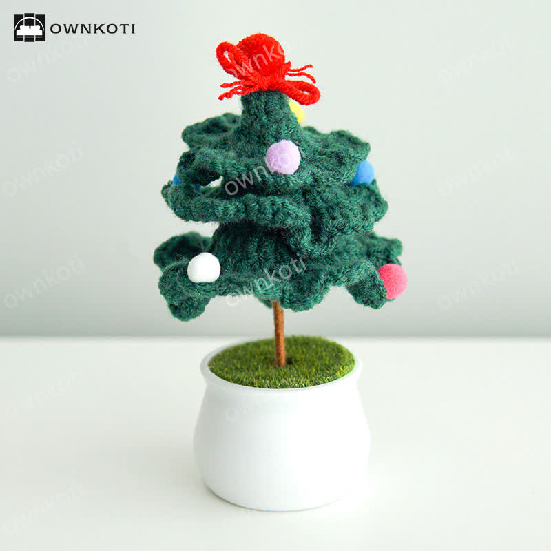 Handgewebter Weihnachtsbaumschmuck im Topf