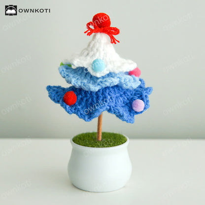Handgewebter Weihnachtsbaumschmuck im Topf