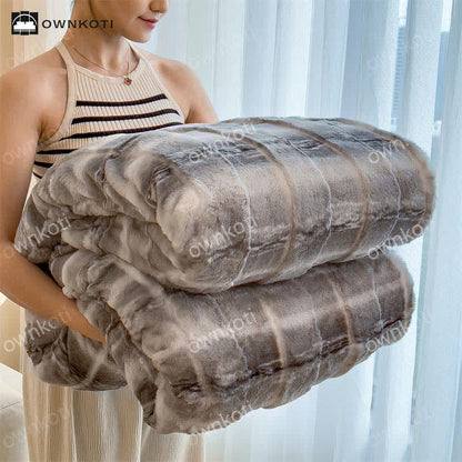 Weiche Fleece-Überwurfdecke im modernen Stil