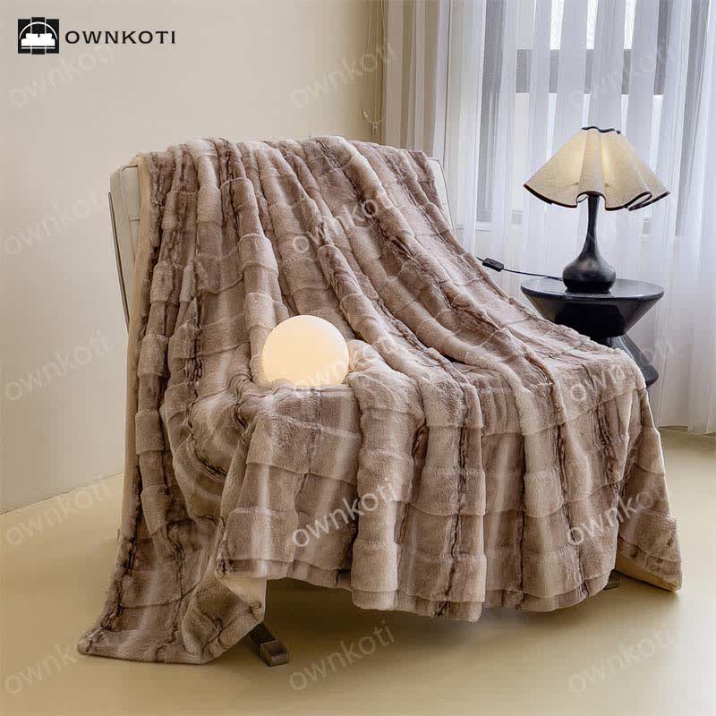 Weiche Fleece-Überwurfdecke im modernen Stil