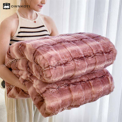 Weiche Fleece-Überwurfdecke im modernen Stil