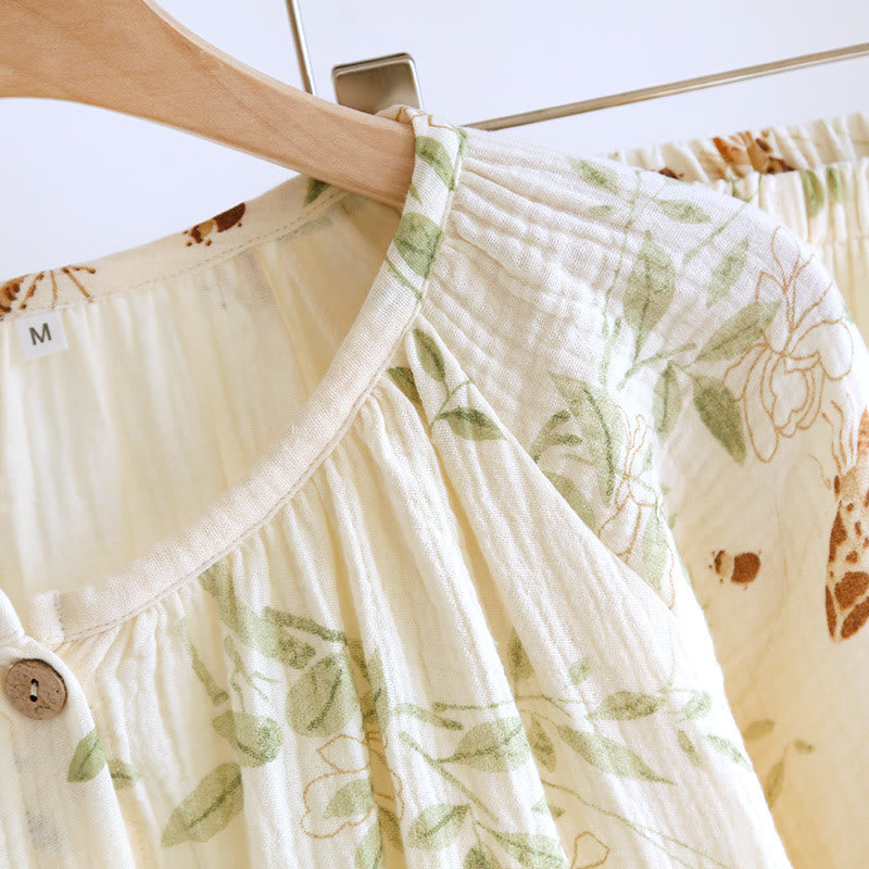 Pyjama-Set aus Baumwollgaze mit Blumenmuster und Schmetterlingen
