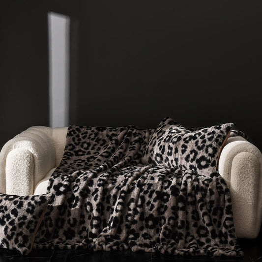 Warme Sofadecke aus Samt mit Leopardenmuster