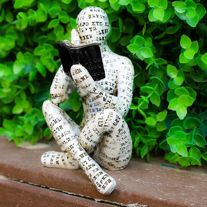 Statue einer lesenden Denkerin, Bücherregal-Dekoration