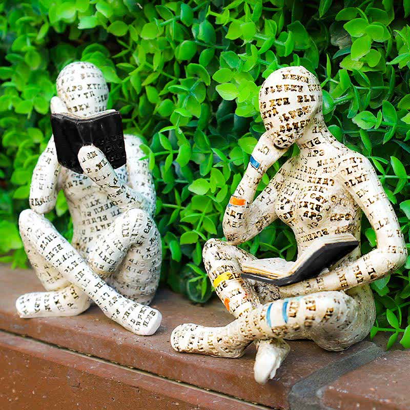 Statue einer lesenden Denkerin, Bücherregal-Dekoration