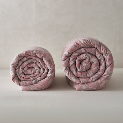 Wintersteppdecke aus Baumwolle und Kaschmir mit blühenden Blumen