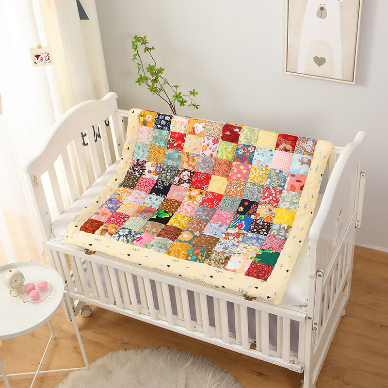 Pastorale Patchwork-Babydecke aus reiner Baumwolle