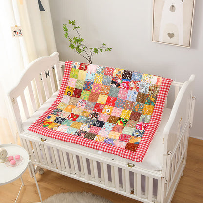 Patchwork-Babydecke aus reiner Baumwolle mit Karomuster