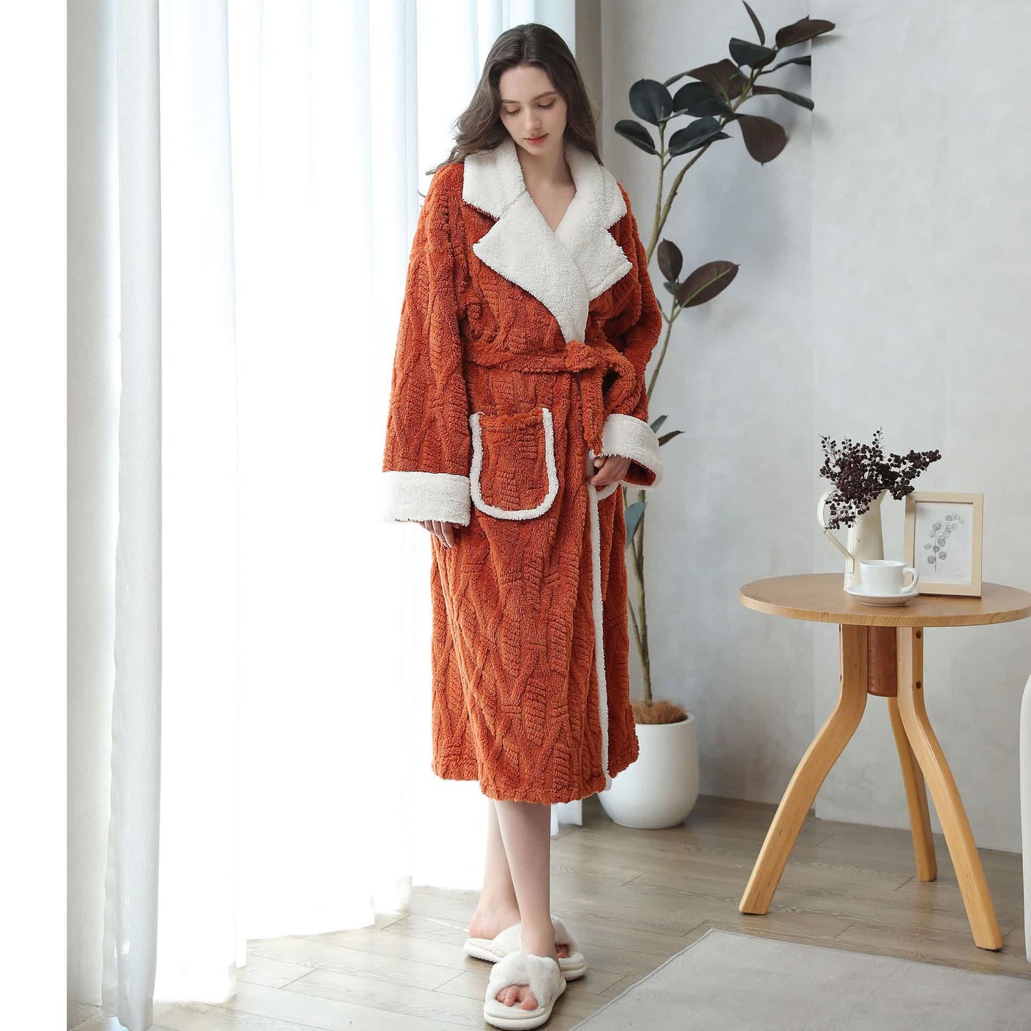 Bademantel aus Jacquard-Fleece mit Reverskragen