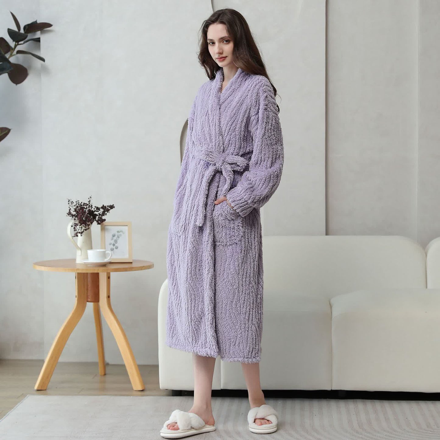 Schlichter, einfarbiger Bademantel aus weichem Fleece