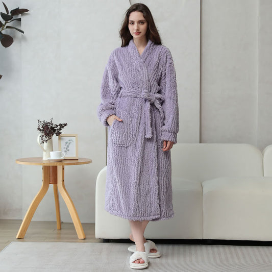 Schlichter, einfarbiger Bademantel aus weichem Fleece