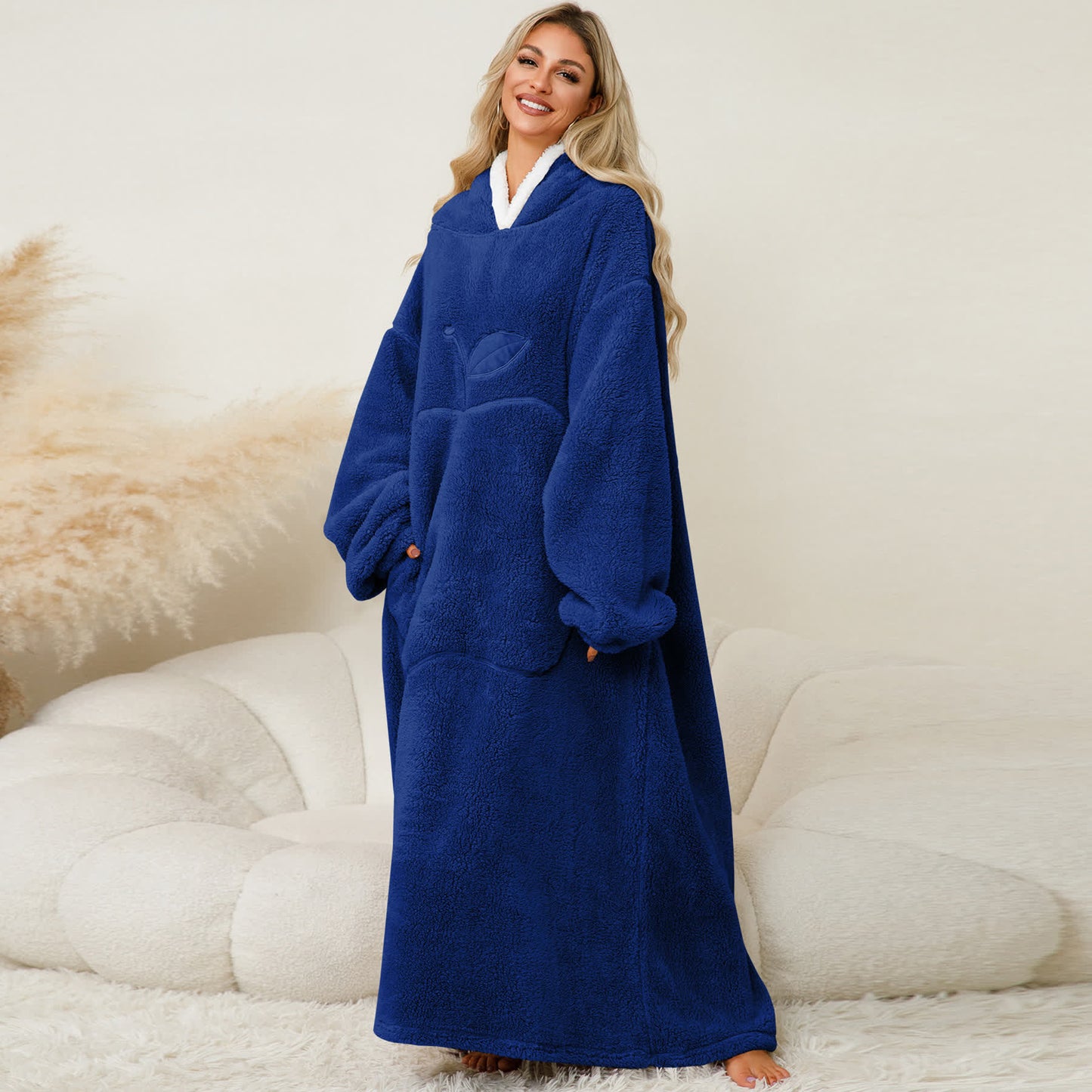 Jacquard-Nachthemd aus Flanell mit Kapuze im Apfel-Design