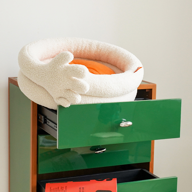 Fingergeste – Warmes Winter-Katzenbett