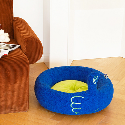 Fingergeste – Warmes Winter-Katzenbett