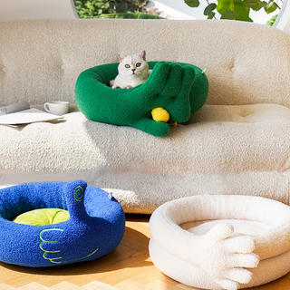 Fingergeste – Warmes Winter-Katzenbett