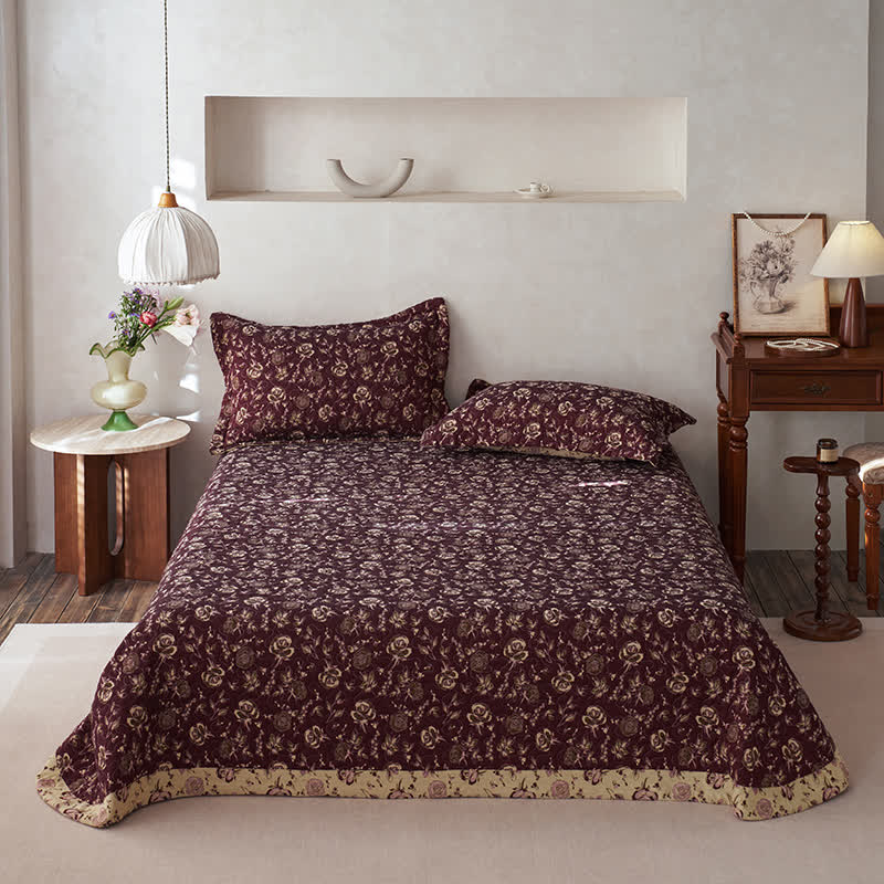 Gesteppte Tagesdecke aus Baumwollgaze im Retro-Rose-Design