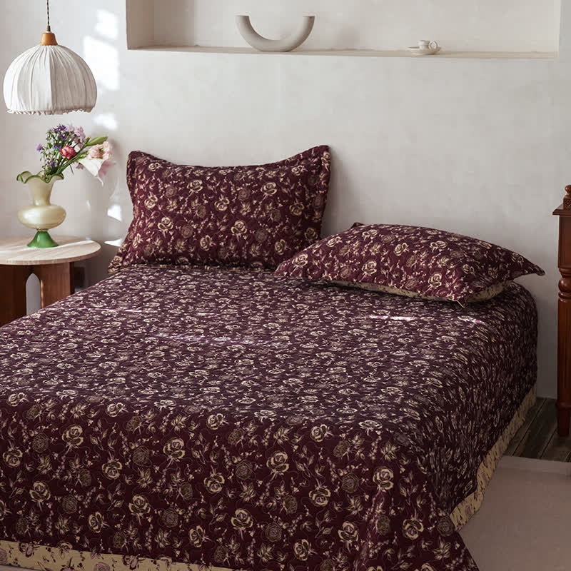 Gesteppte Tagesdecke aus Baumwollgaze im Retro-Rose-Design