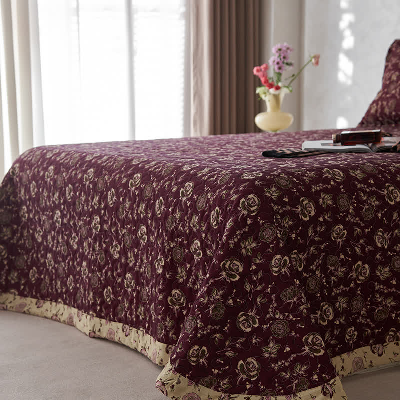 Gesteppte Tagesdecke aus Baumwollgaze im Retro-Rose-Design