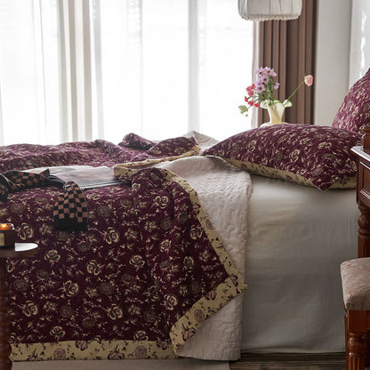 Gesteppte Tagesdecke aus Baumwollgaze im Retro-Rose-Design