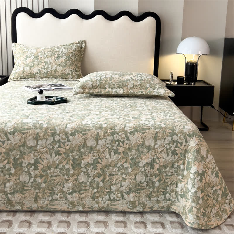 Gesteppte Tagesdecke aus Baumwollgaze mit Jacquard-Blumenmuster