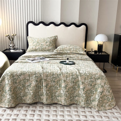 Gesteppte Tagesdecke aus Baumwollgaze mit Jacquard-Blumenmuster