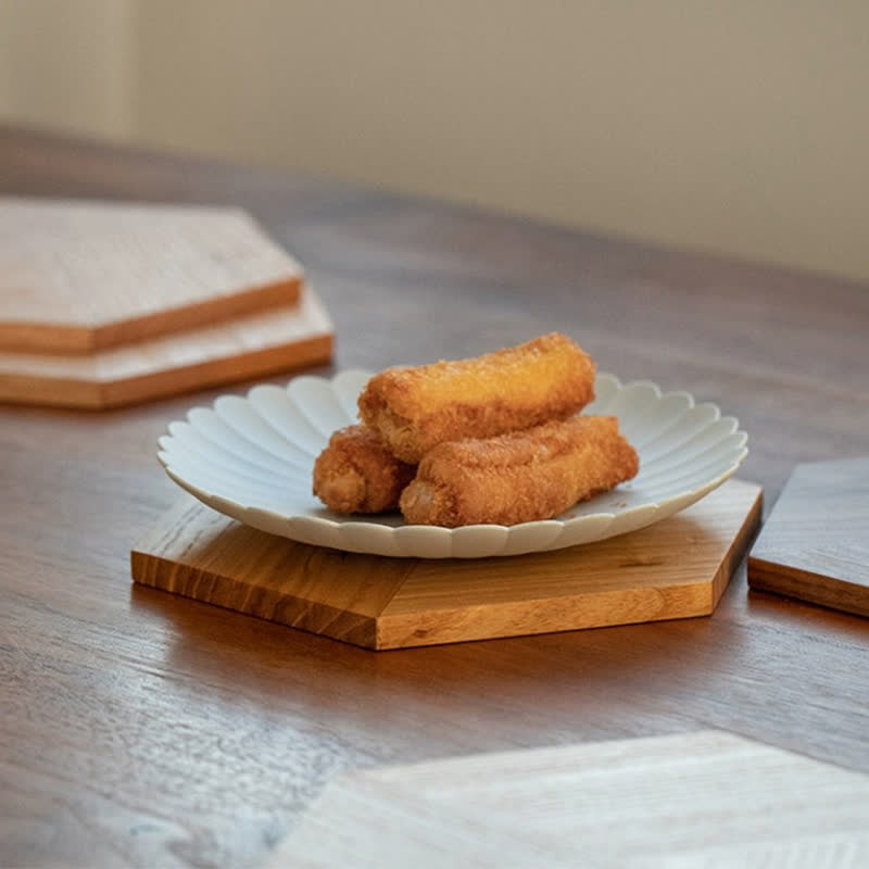 Tischset aus Holz in Sechseckform