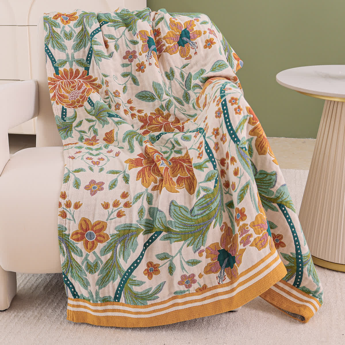 Erfrischende Baumwollgaze-Steppdecke mit Blumenblättern