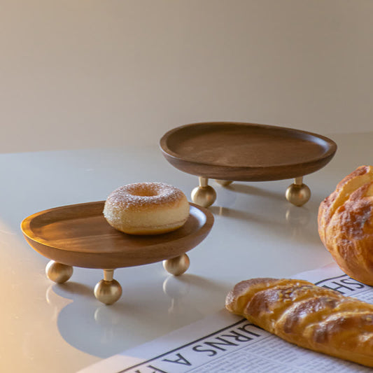 Desserttablett aus Holz im schlichten Stil
