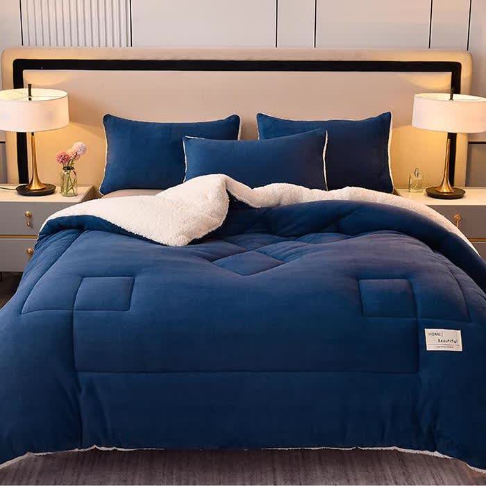 Weiche Sherpa-Decke in Volltonfarbe mit Bettdecke