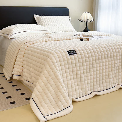 Weiche Fleece-Überwurfdecke mit karierter Textur