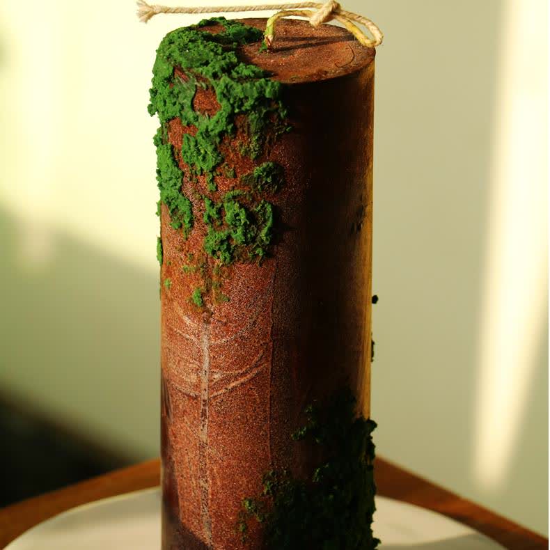 Green Hills & Moss Art Ornament Duftkerze