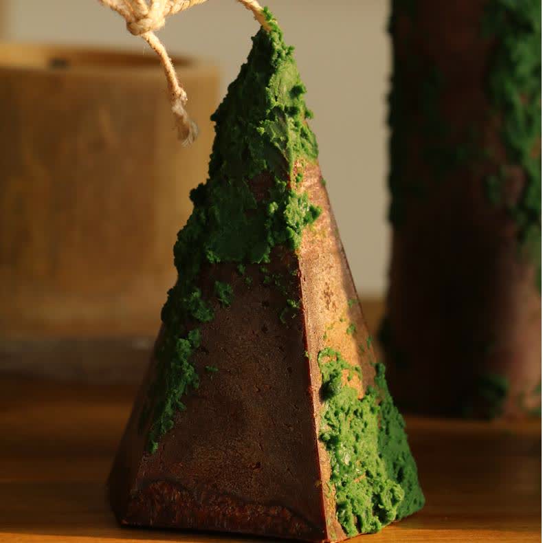 Green Hills & Moss Art Ornament Duftkerze