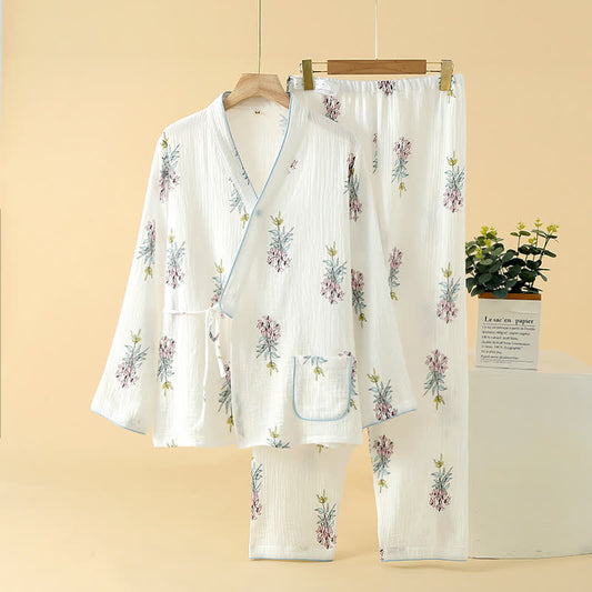 Pyjama-Set aus Baumwollgaze mit Kimono und Blumenmuster