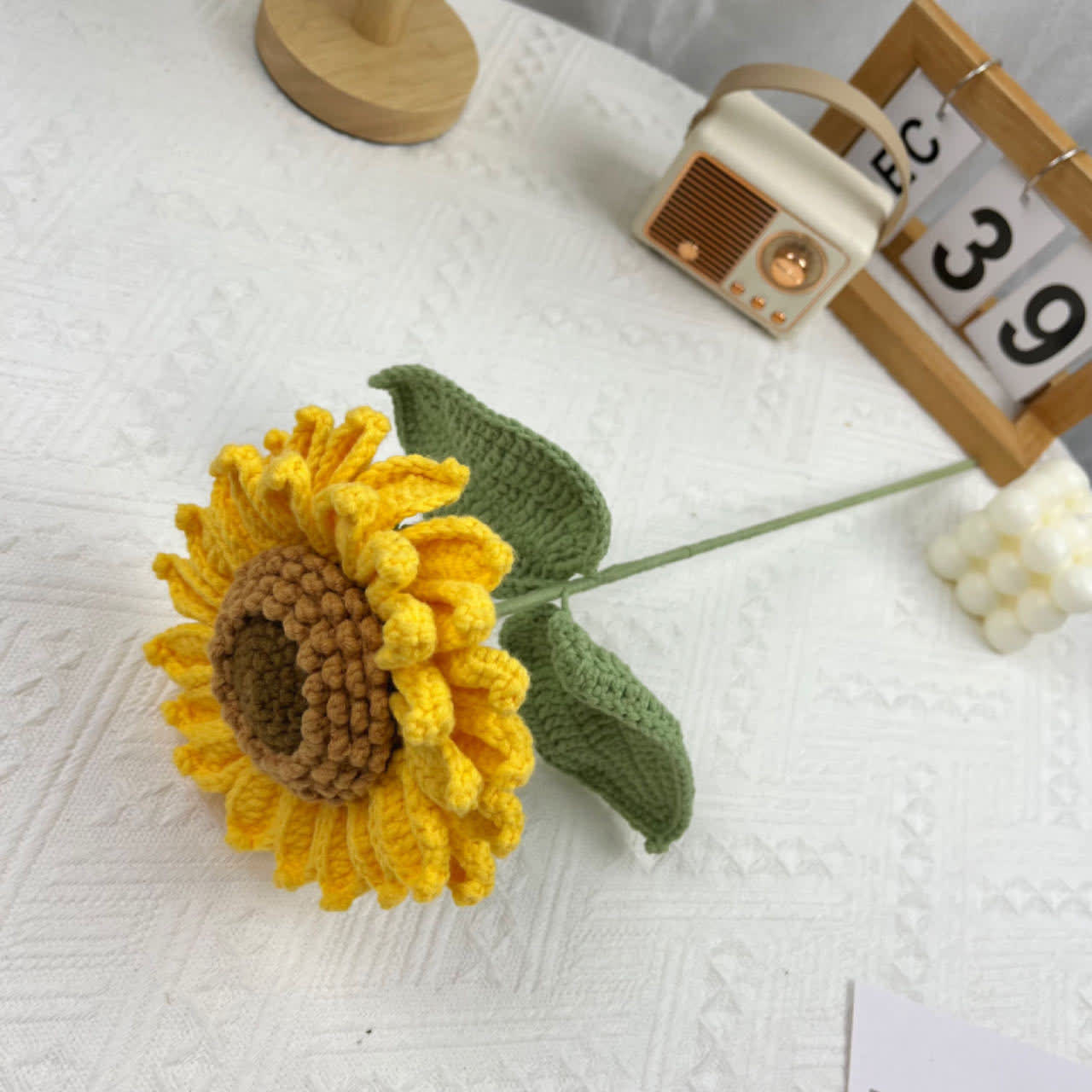 Gewebtes Sonnenblumenstrauß-Ornament im Bauernhausstil