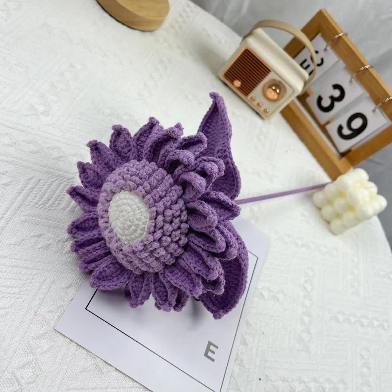 Gewebtes Sonnenblumenstrauß-Ornament im Bauernhausstil
