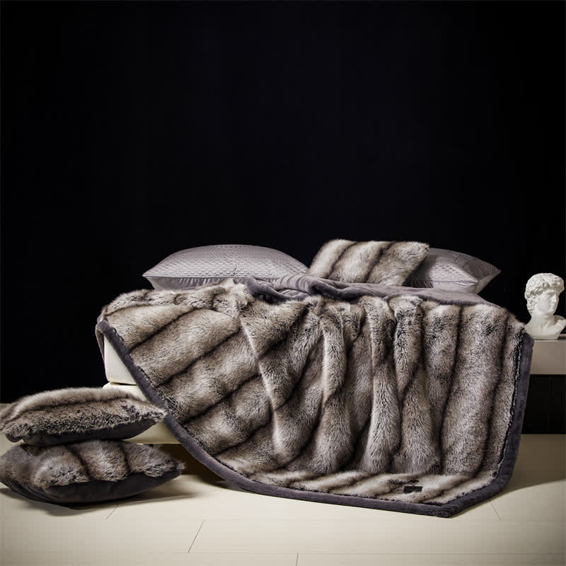 Doppellagige Winterdecke aus Kunstfell
