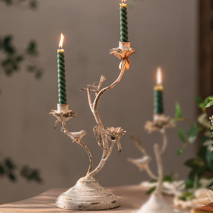 Dekorativer romantischer Kerzenständer aus Vintage-Eisen