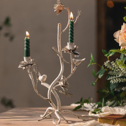 Dekorativer romantischer Kerzenständer aus Vintage-Eisen