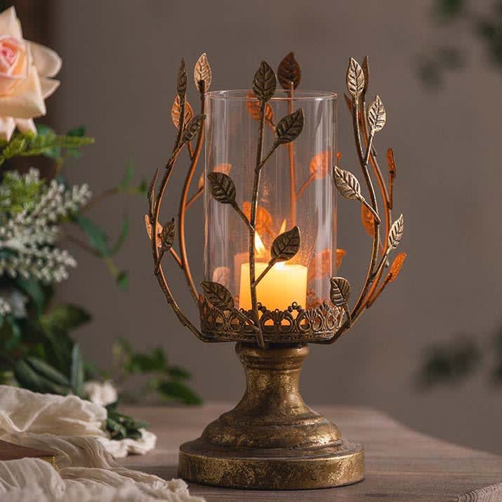 Dekorativer romantischer Kerzenständer aus Vintage-Eisen