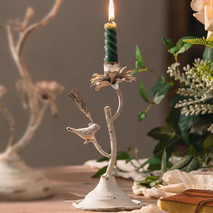 Dekorativer romantischer Kerzenständer aus Vintage-Eisen