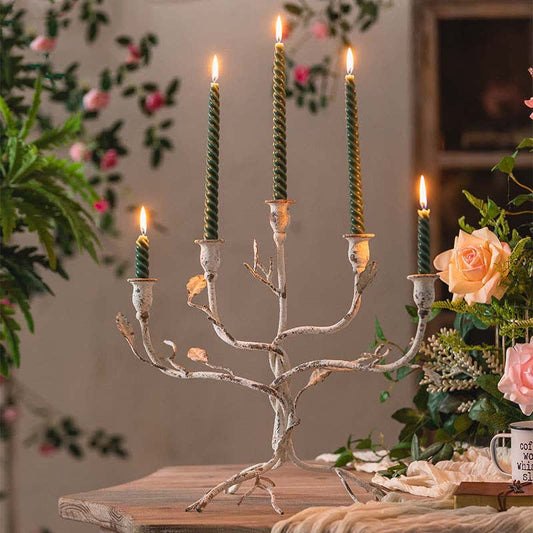 Dekorativer romantischer Kerzenständer aus Vintage-Eisen