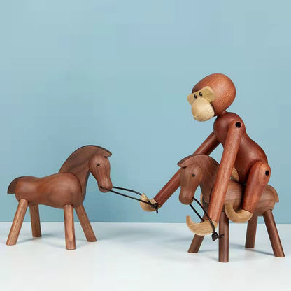 Kreatives Puppenpferd-Ornament aus Massivholz