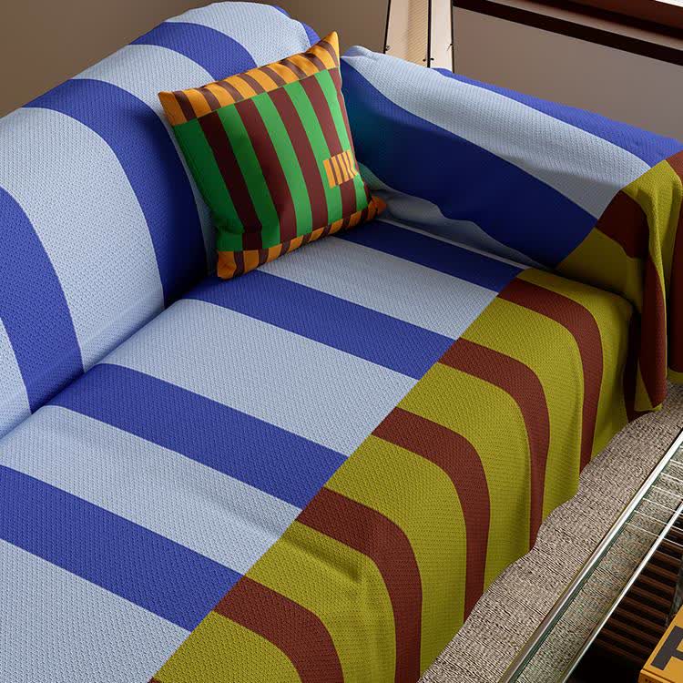 Weicher Sofabezug im Vintage-Stil mit Streifen