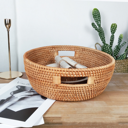 Handgefertigtes ovales Tablett aus gewebtem Rattan