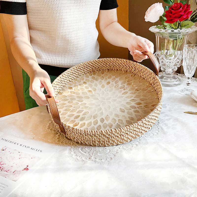 Geflochtener Aufbewahrungskorb aus Rattan im Bauernhausstil