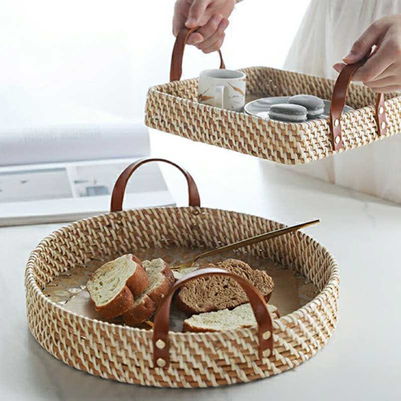 Geflochtener Aufbewahrungskorb aus Rattan im Bauernhausstil