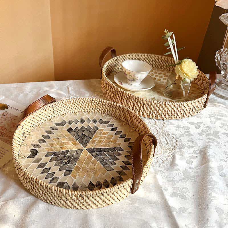Geflochtener Aufbewahrungskorb aus Rattan im Bauernhausstil