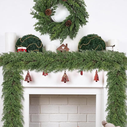 Tannengirlande Weihnachtsfestliche Dekoration