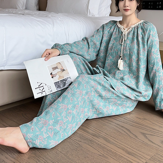 Pyjama-Set aus Baumwolle mit Spitzenausschnitt in Übergröße