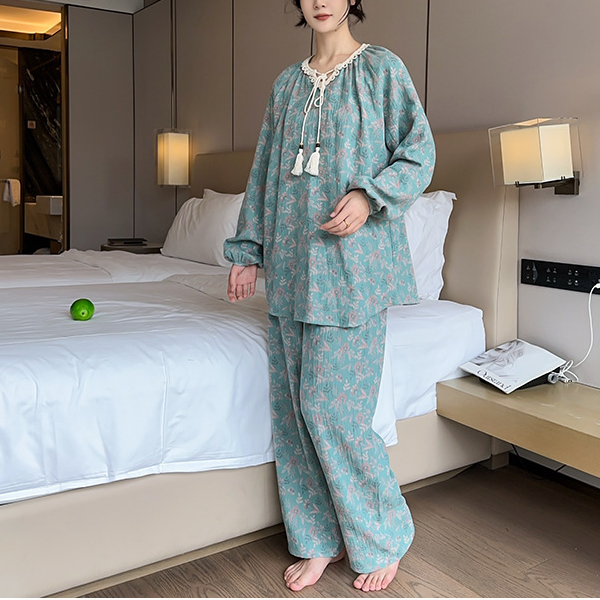 Pyjama-Set aus Baumwolle mit Spitzenausschnitt in Übergröße